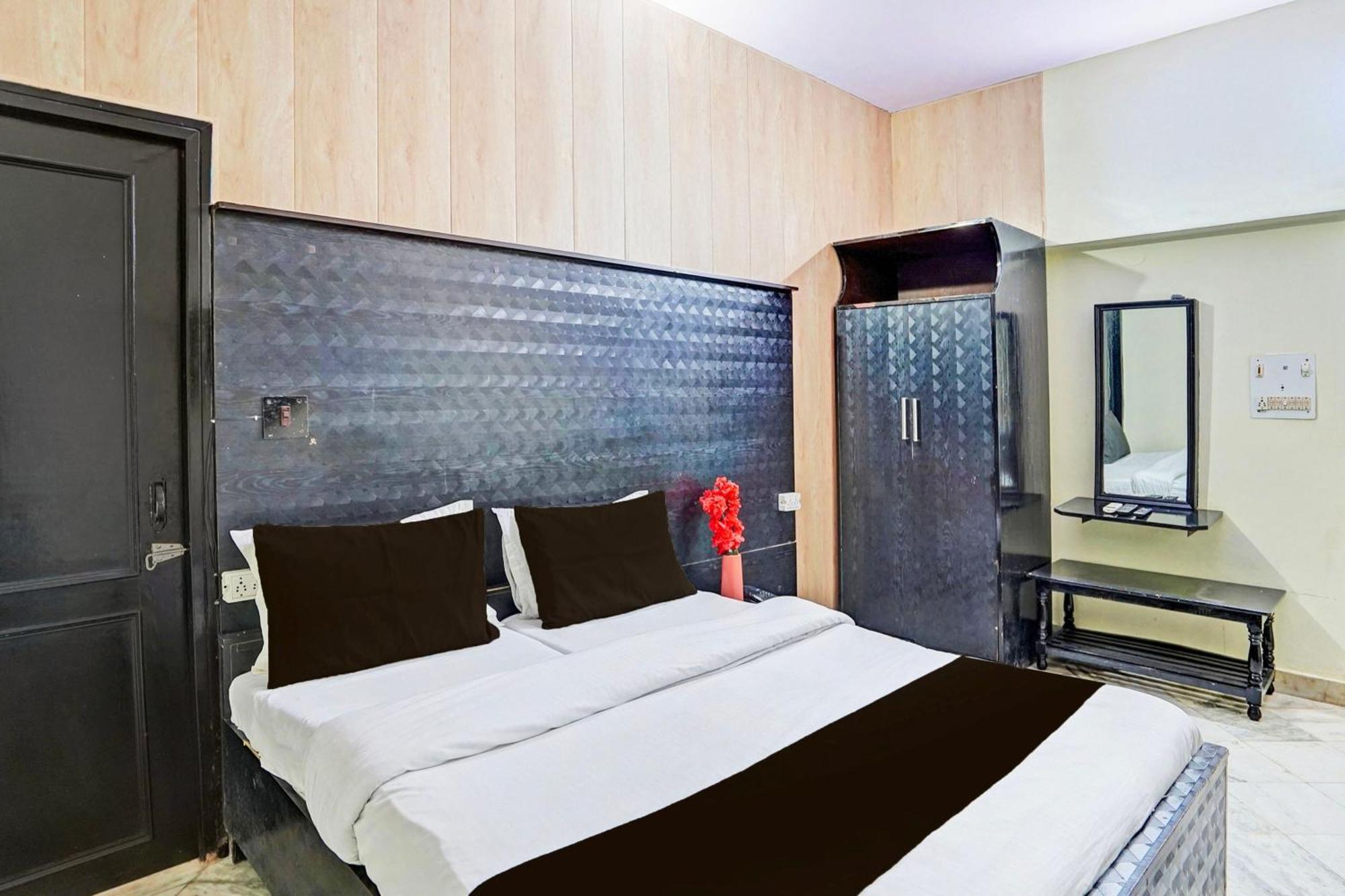 Super Collection O Mathura Near Railway Station المظهر الخارجي الصورة